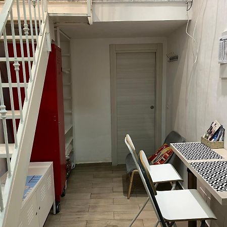 la Casina di Lia in Via dei Tribunali Napoli Esterno foto